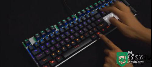 dareu键盘灯光怎么开_达尔优机械键盘灯的调节方法