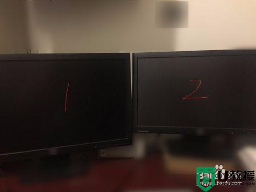 电脑如何用两个显示器显示_一台主机连接两个显示器怎么设置