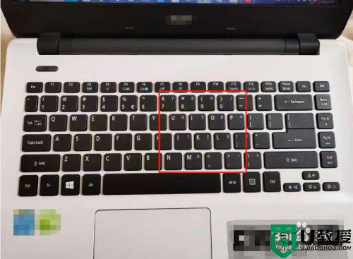 小键盘变成了上下左右怎么解决_键盘的右边数字变成上下左右怎么办