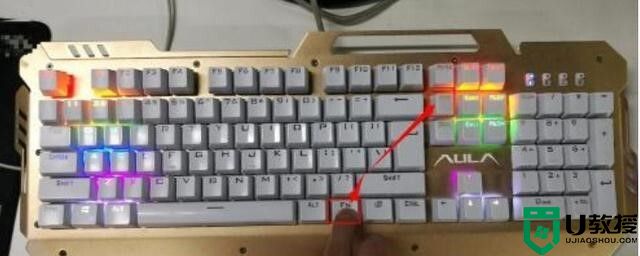电脑键盘灯按键开关是哪个键 笔记本电脑键盘灯光怎么开
