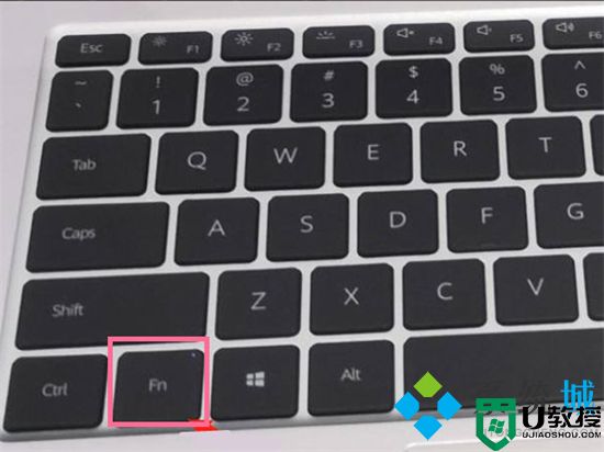 电脑键盘灯按键开关是哪个键 笔记本电脑键盘灯光怎么开